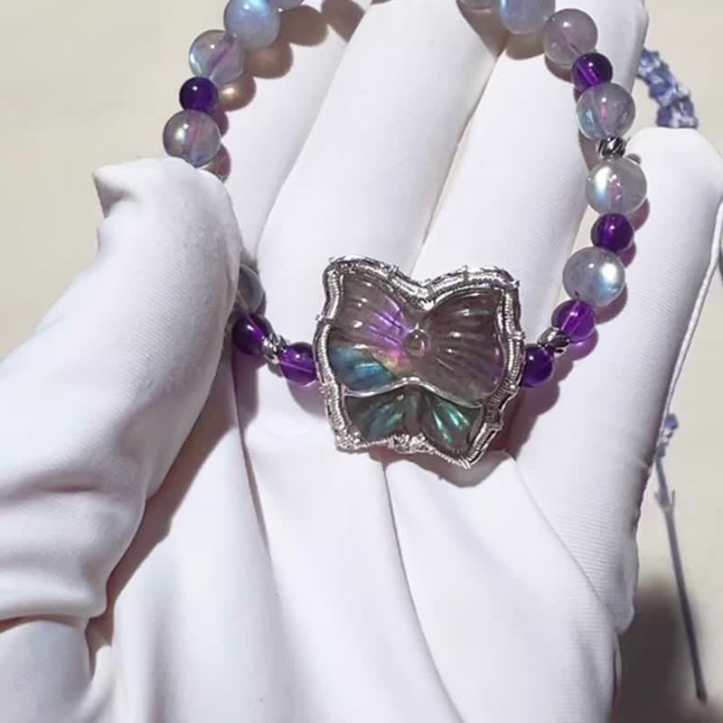 Pure handmade silver wrapped butterfly gemstone bracelet - สร้อยข้อมือ - เครื่องเพชรพลอย หลากหลายสี