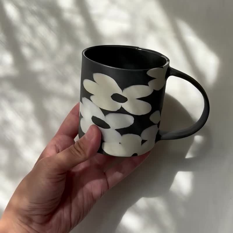 黑白花朵咖啡杯 - 咖啡杯/馬克杯 - 瓷 