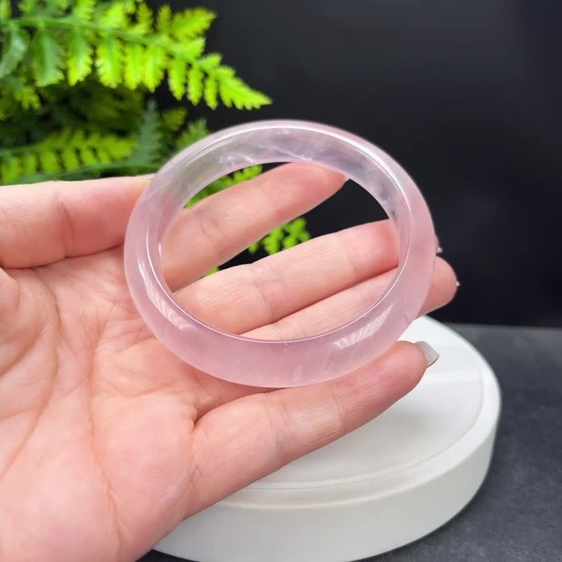 Ice-transparent rose quartz bracelet 59MM Rose crystal hibiscus ice-floating quartz bracelet helps increase popularity and charm - สร้อยข้อมือ - คริสตัล สึชมพู