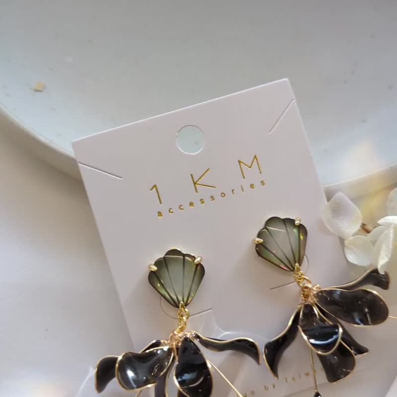 1KM Lazy Vacation Double Flower Resin Dangle Earrings - 2 Colors - ต่างหู - เรซิน 