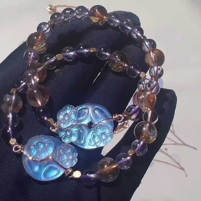 Designed purely hand-made rich moonstone super seven topaz blue pin bracelet - สร้อยข้อมือ - เครื่องเพชรพลอย หลากหลายสี