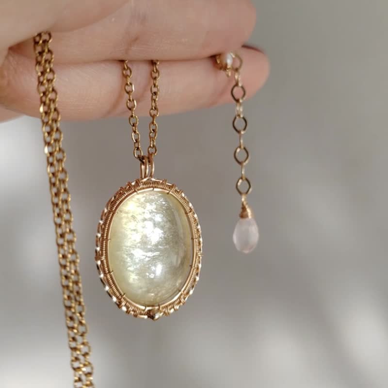 14KGFリチア雲母ペンダント 天然石ネックレス セーターチェーン ハンドメイド ゴールドフィルド クリスタルワイヤーラッピングネックレス ギフト - ネックレス - 半貴石 