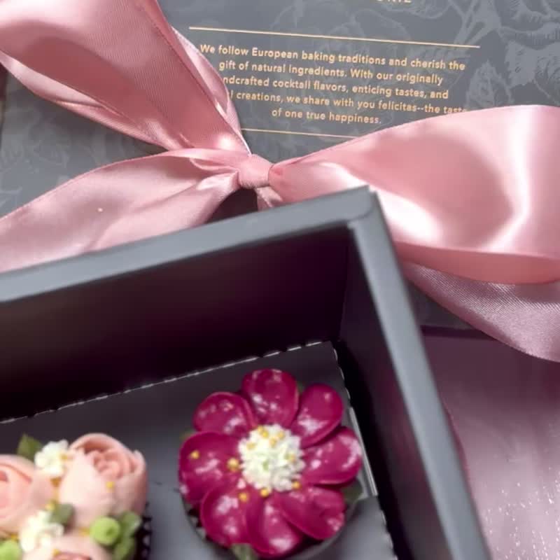 [New Year’s Gift Box] 9 pieces of flower blooming mini cup cake New Year’s gift box/shipped within 5 days/free shipping - Cake & Desserts - Fresh Ingredients Red