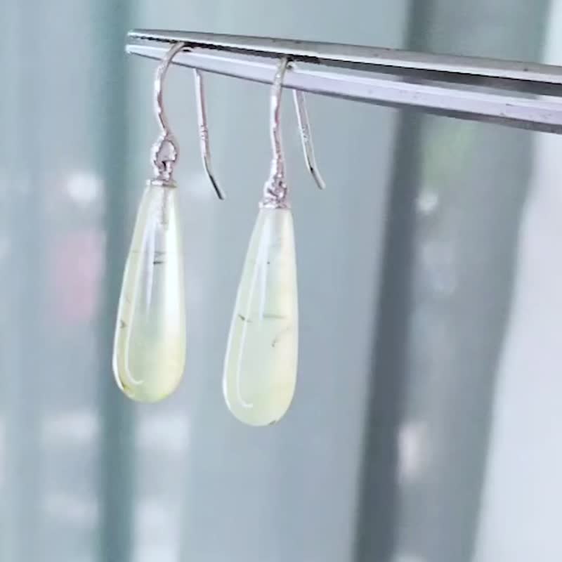 沐春暖陽 | 葡萄石 / 耳勾式 / 單件款 | 天然水滴寶石耳環 - 耳環/耳夾/耳骨夾 - 寶石 綠色
