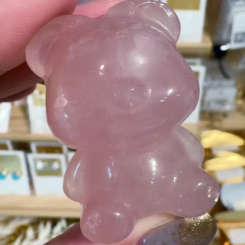 Natural pink quartz bear magnetic field ornaments popular peach blossom office ornaments erasable disk - ของวางตกแต่ง - คริสตัล สีดำ