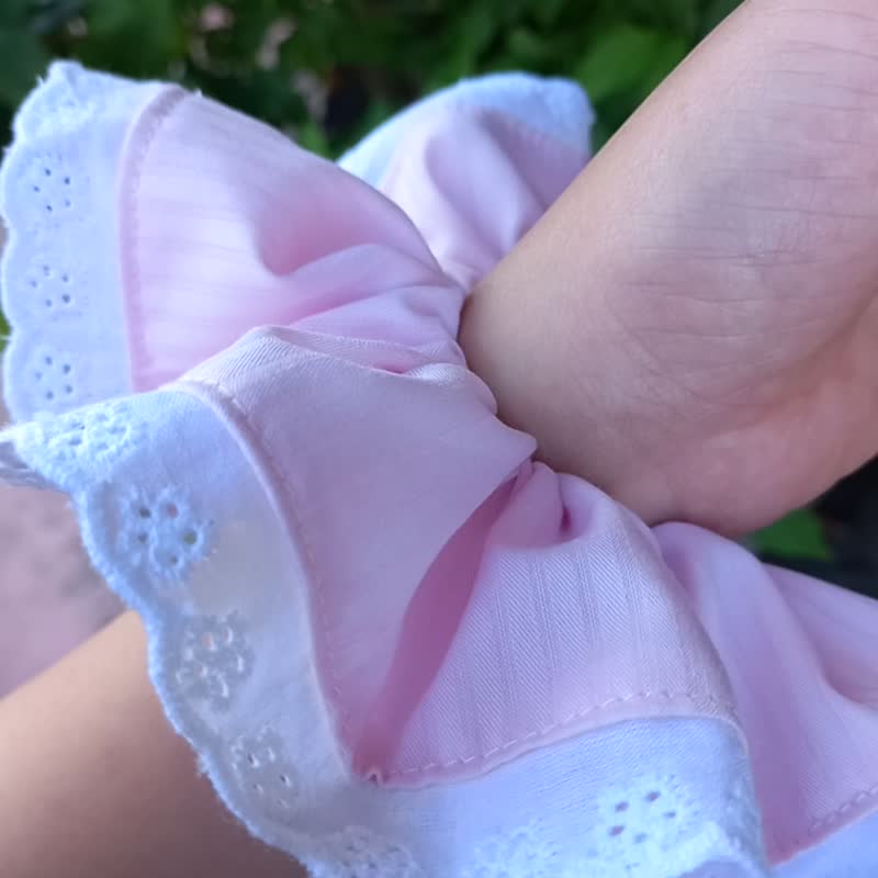 Handmade Scrunchies, hair band, light pink, fabric with stripes, decorated with white ruffles - 髮圈/髮夾 - 棉．麻 粉紅色