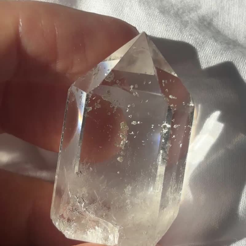 翠綠幽靈 錦鯉膠花 水晶柱 隨型 手把玩 天然原石 水晶原礦 - 擺飾/家飾品 - 水晶 綠色