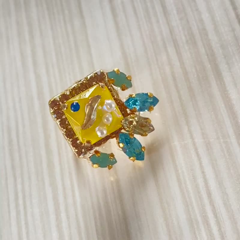 Angelfish earrings/ Clip-On yellow angelfish yellow - Earrings & Clip-ons - Glass Yellow