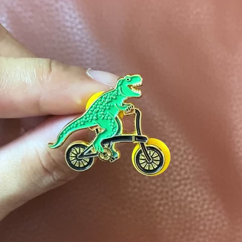 Cycle Rex Enamel Pin – Gift for Cyclists – Bicycle Pin – Foldie Pin - เข็มกลัด/พิน - โลหะ หลากหลายสี