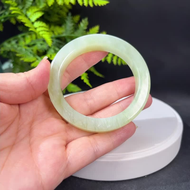 蛇模様の翡翠の正方形のブレスレット 54 + MM 青台ミルク カバーホワイトグリーン翡翠のブレスレットは、繊細でしっとりと活気に満ちています。 - ブレスレット - 翡翠 