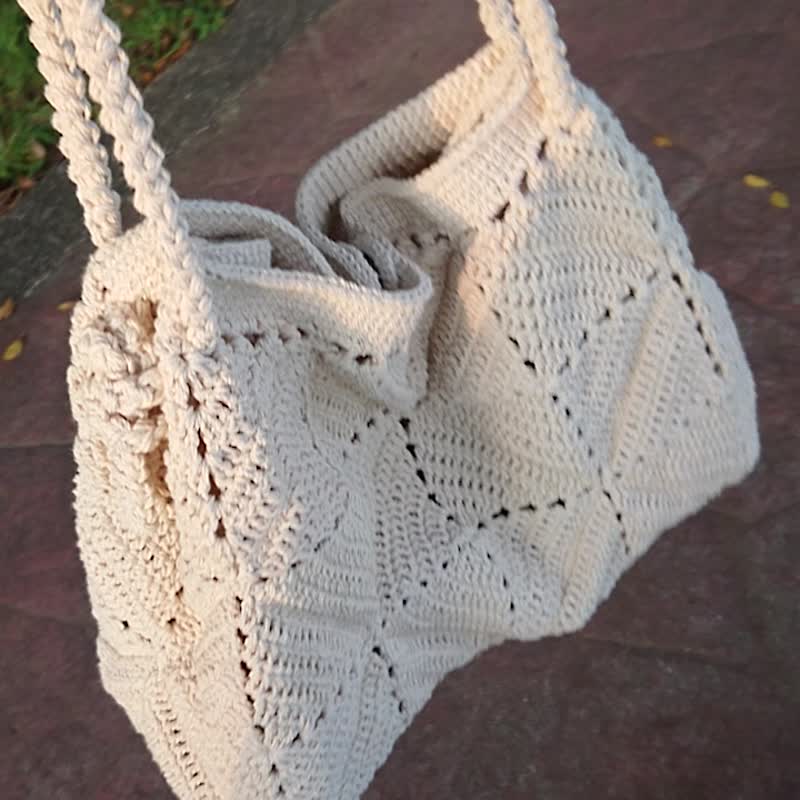 Original handmade pure cotton thread woven bag/flower cushion embossed rhombus three-way bag/rhombus stitching three-way bag - กระเป๋าถือ - ผ้าฝ้าย/ผ้าลินิน หลากหลายสี