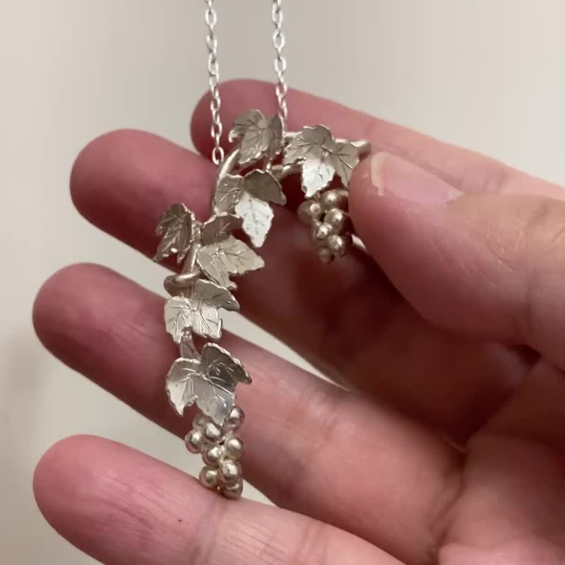 Abundant Grapevine Necklace - Necklaces - Silver Silver