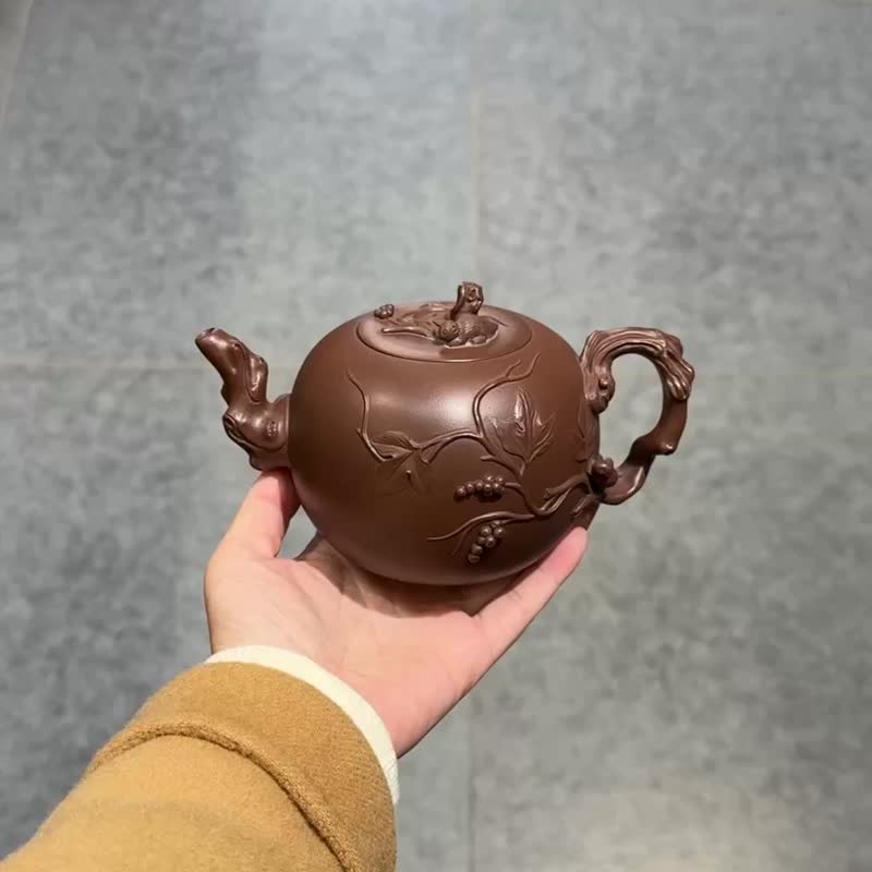 松鼠葡萄 全手工 正高工許學芳作品 容量350cc一廠紫泥子孫滿堂 - 茶壺/茶杯/茶具 - 陶 