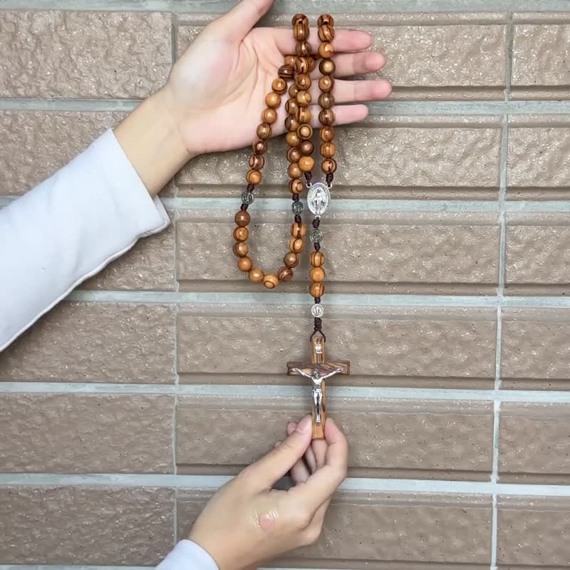 Necklace,rosary,10mm olive wood bead handmade with St.Benedict's crucifix - สร้อยคอ - ไม้ สีนำ้ตาล