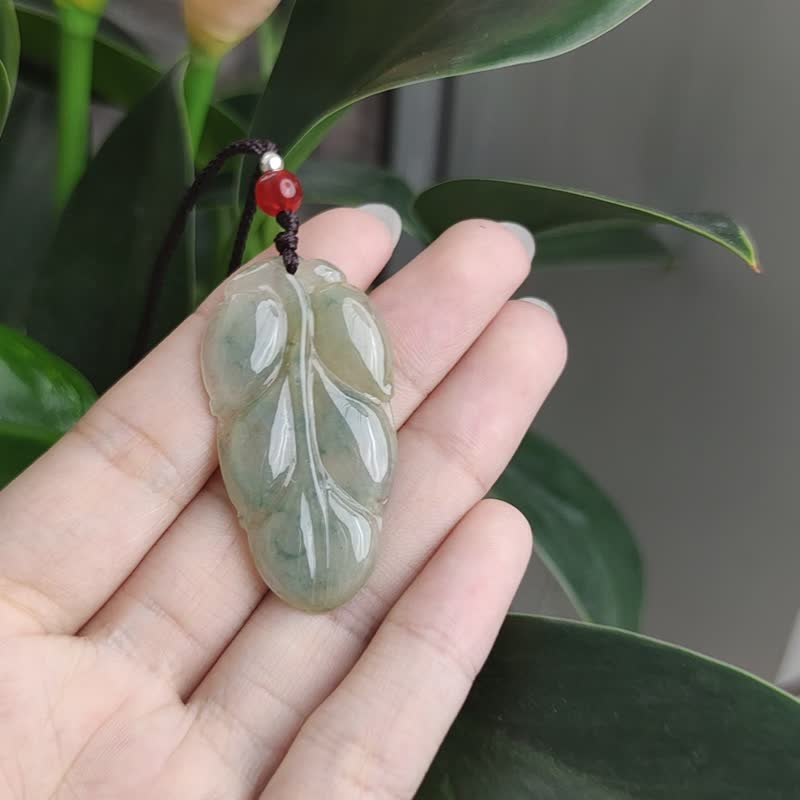 Natural Burmese Jadeite Pendant Necklace Product A - สร้อยคอ - หยก สีเขียว