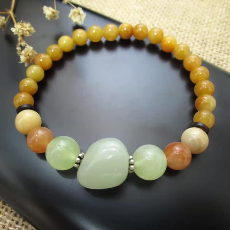 Christmas gift box | Bracelet bead string design Xinjiang blue and white jade + red agate + Xiu jade + Dongling jade + Silver - Bracelets - Jade Yellow