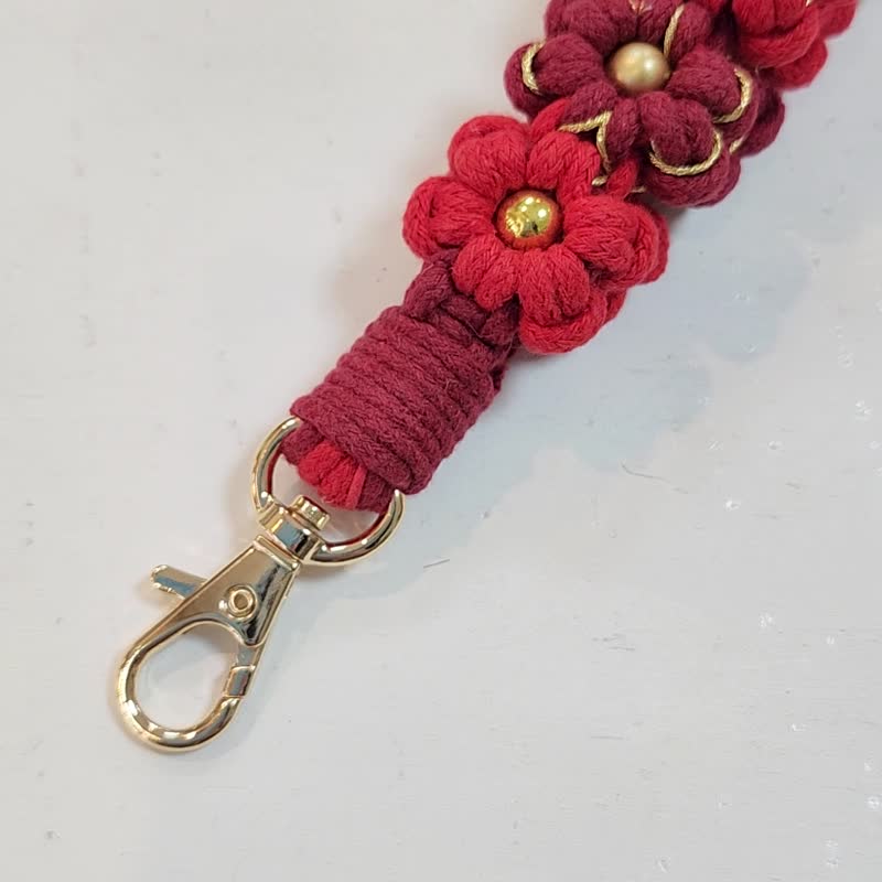 F.S.H 春節款設計。大吉大利花朵。編織款手腕手機繩 - 掛繩/吊繩 - 棉．麻 紅色