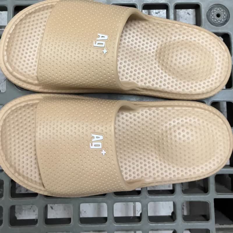 Standing and walking for a long time arch support I Heel rebound air cushion design can deodorize function waterproof slippers - รองเท้าแตะ - วัสดุกันนำ้ หลากหลายสี