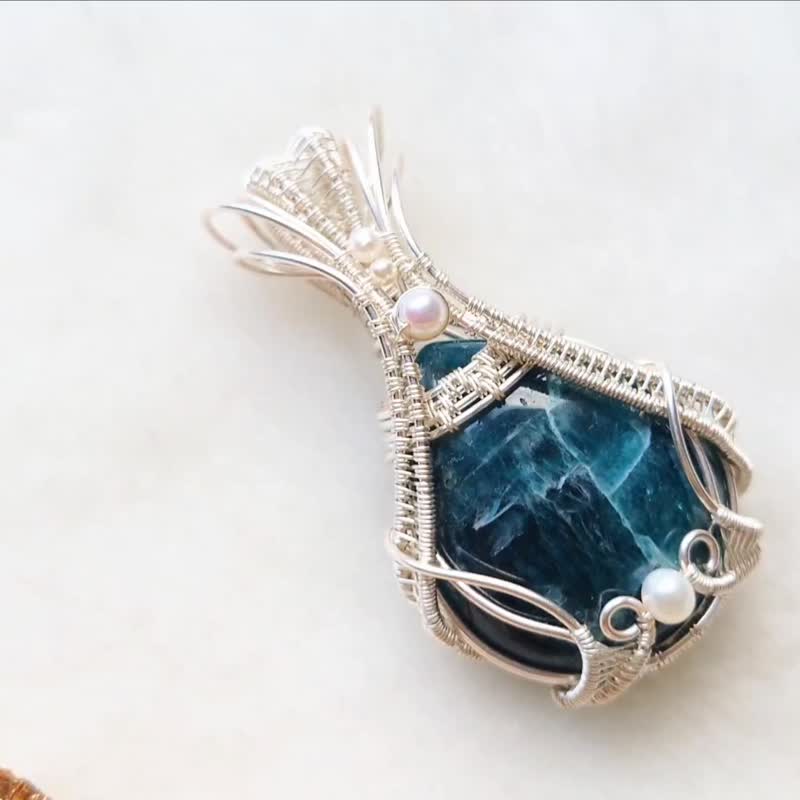 [Impression of Atlantis] Blue Stone Pendant/Christmas Gift/Lover’s Gift/ - Necklaces - Semi-Precious Stones 