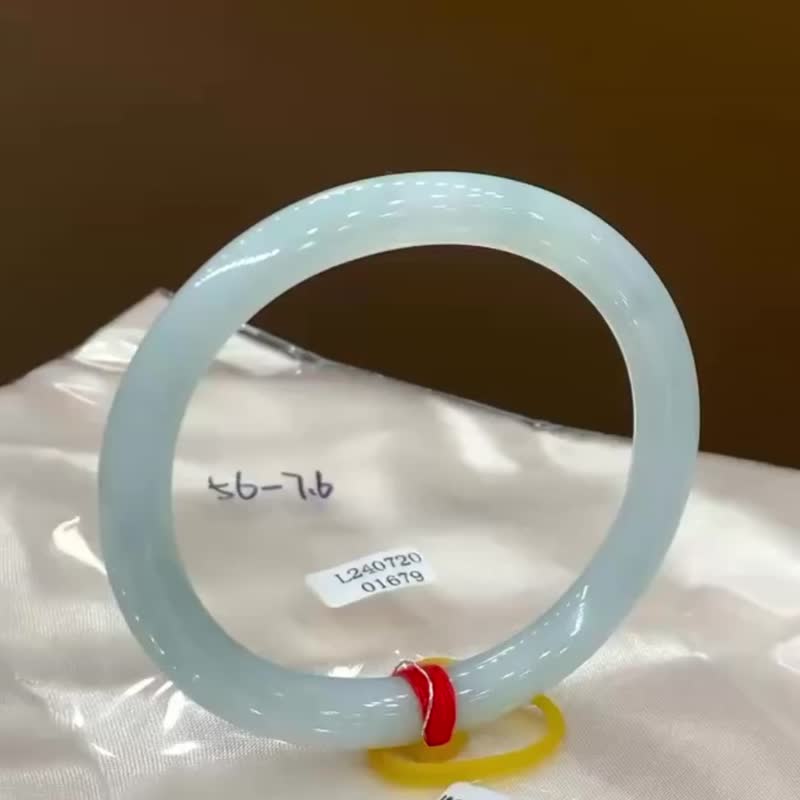冰種翡翠天然翡翠玉鐲A玉手鐲 玉鈪 • 冰種粉藍翡翠貴妃鐲 - 手鍊/手環 - 玉石 藍色