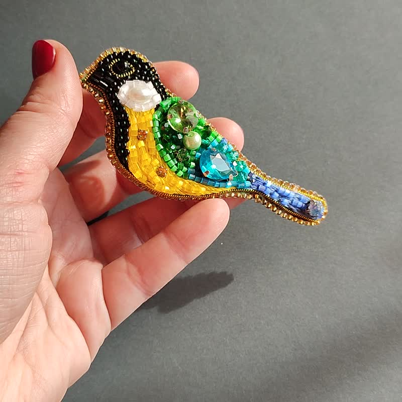 聖誕鳥胸針 山雀胸針 刺繡珠飾胸針 新年女士禮物 - 胸針 - 玻璃 黃色