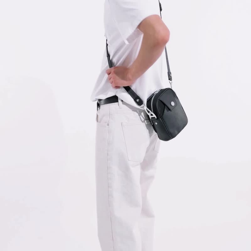 SANBAE Black Nylon and Leather Crossbody Bag - กระเป๋าแมสเซนเจอร์ - หนังแท้ สีดำ
