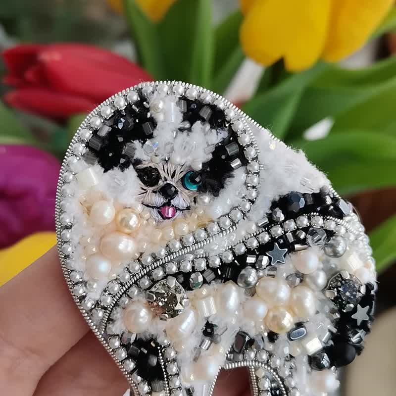 Merle pomeranian jewelry, pomeranian brooch, dog jewelry, pomeranian pin, - 胸針 - 玻璃 多色