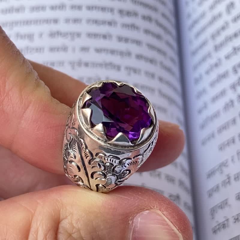 Natural amethyst ring made in Nepal 925 sterling silver handmade - แหวนทั่วไป - คริสตัล สีม่วง