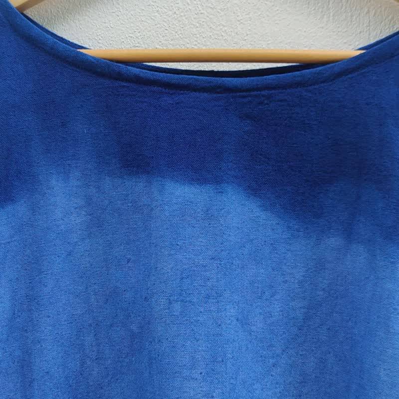 2 Tones Navy Blue Elbow Length Sleeves Indigo Tie Dyed Top - 女上衣/長袖上衣 - 棉．麻 藍色