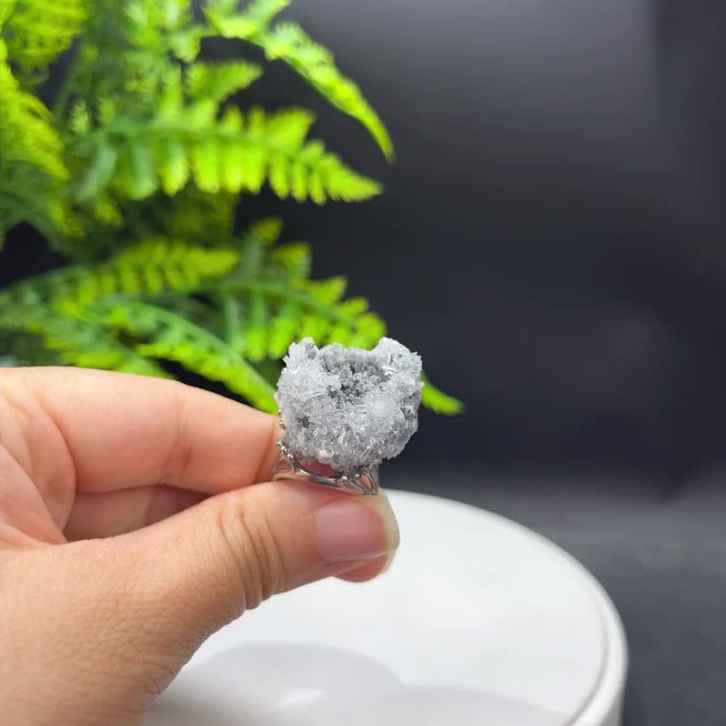 灰色瑪瑙水晶共生活口戒指 聚寶盆晶洞晶簇晶柱手工指環 S925銀 - 戒指 - 半寶石 灰色